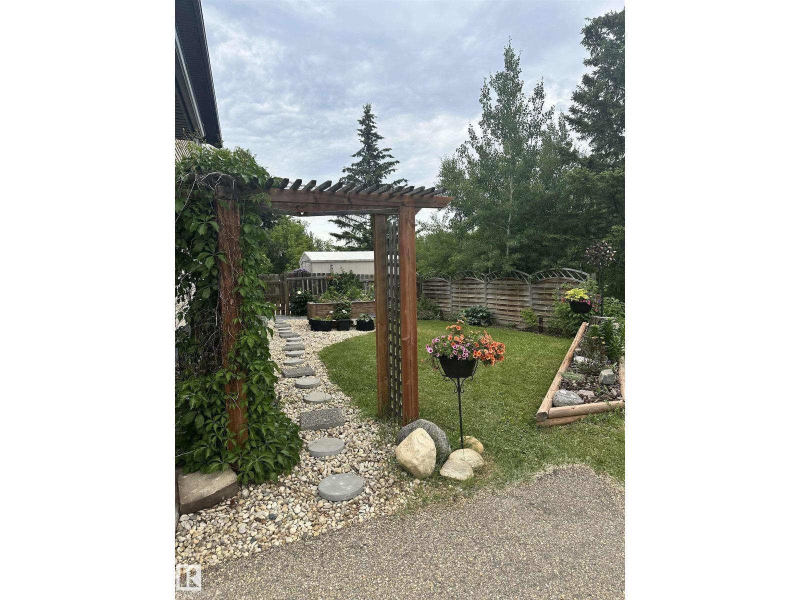 501 Lakeside Dr, Rural Parkland County, Alberta  T7Z 2V5 - Photo 3 - E4488611