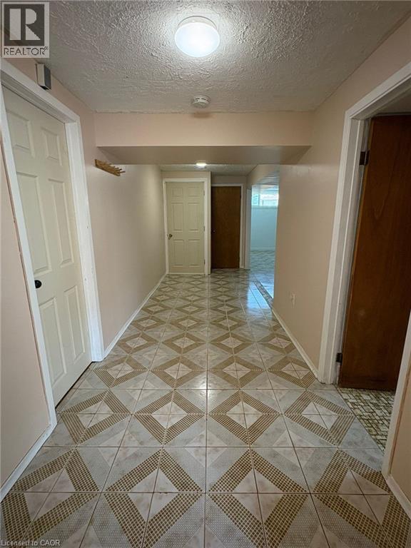357 Gage Court Unit# Lower, Burlington, Ontario  L7T 4E1 - Photo 4 - 40823698