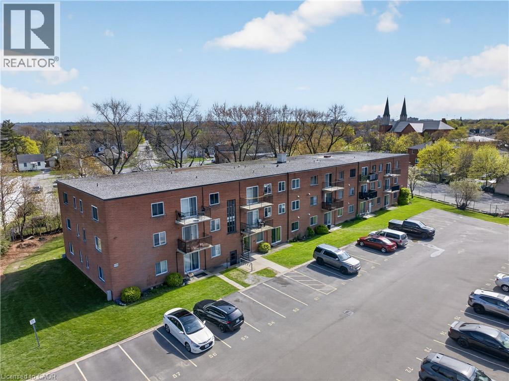456 Carlton Street Unit# 10, St. Catharines, Ontario  L2M 4X1 - Photo 1 - 40823892