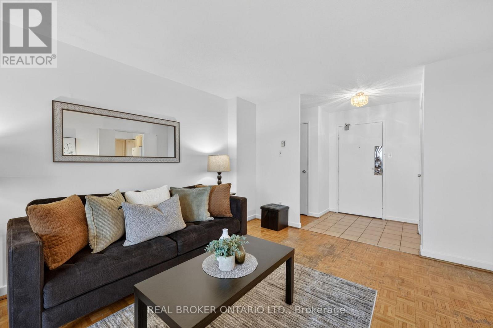 901 - 80 Inverlochy Boulevard, Markham, Ontario  L3T 4P3 - Photo 3 - N13145710