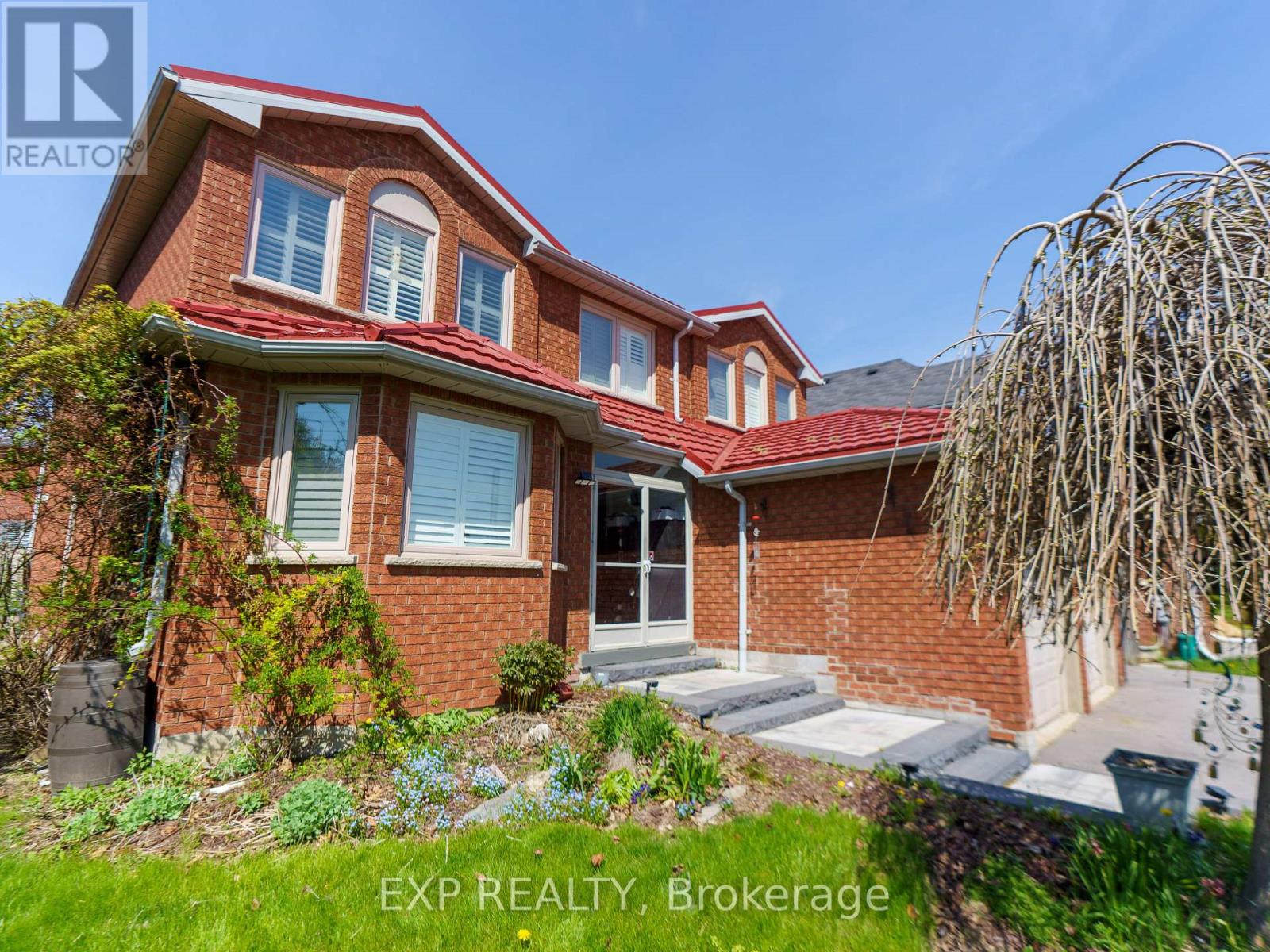 142 Savage Road, Newmarket, Ontario L3X 1R3 - Photo 2 - N13145950