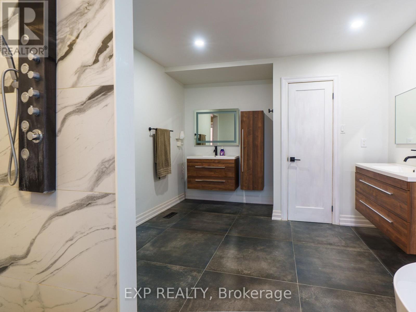142 Savage Road, Newmarket, Ontario L3X 1R3 - Photo 25 - N13145950