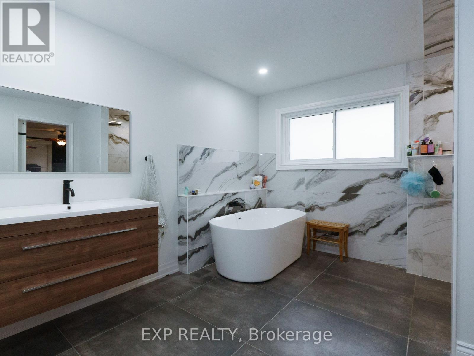 142 Savage Road, Newmarket, Ontario L3X 1R3 - Photo 26 - N13145950
