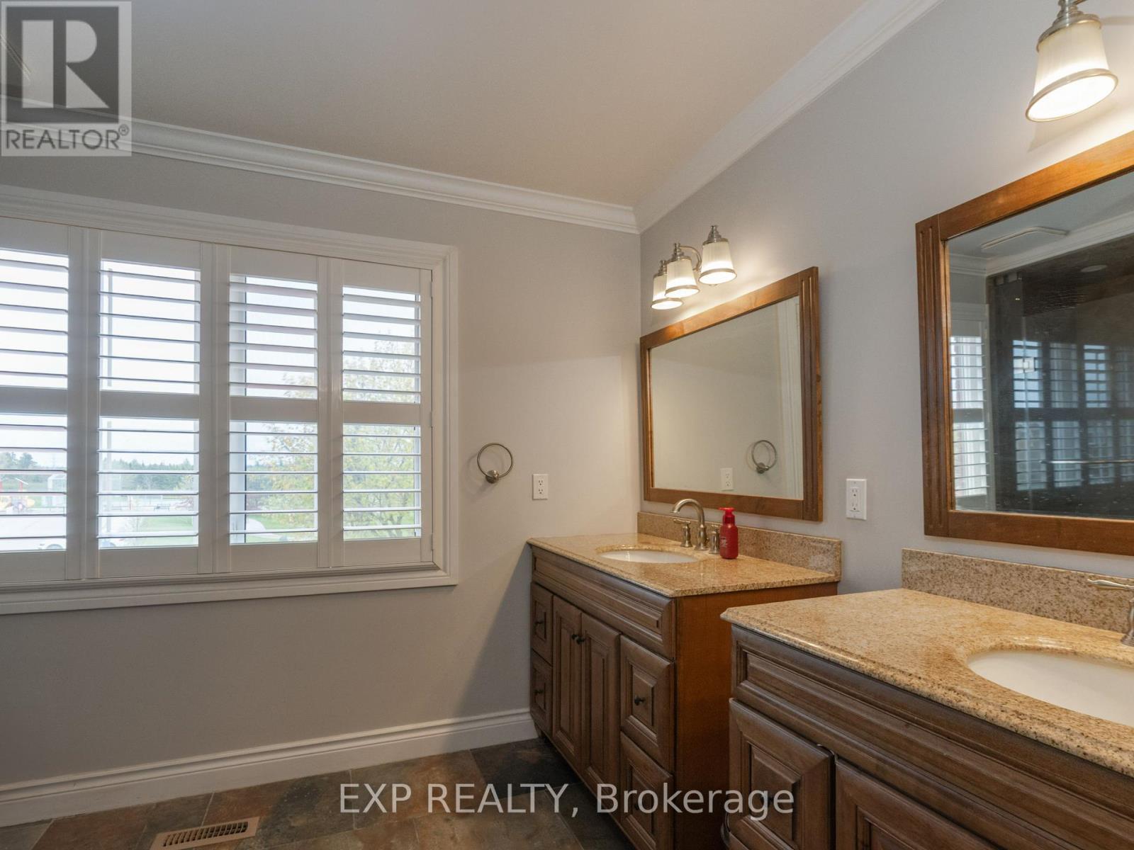 142 Savage Road, Newmarket, Ontario L3X 1R3 - Photo 31 - N13145950