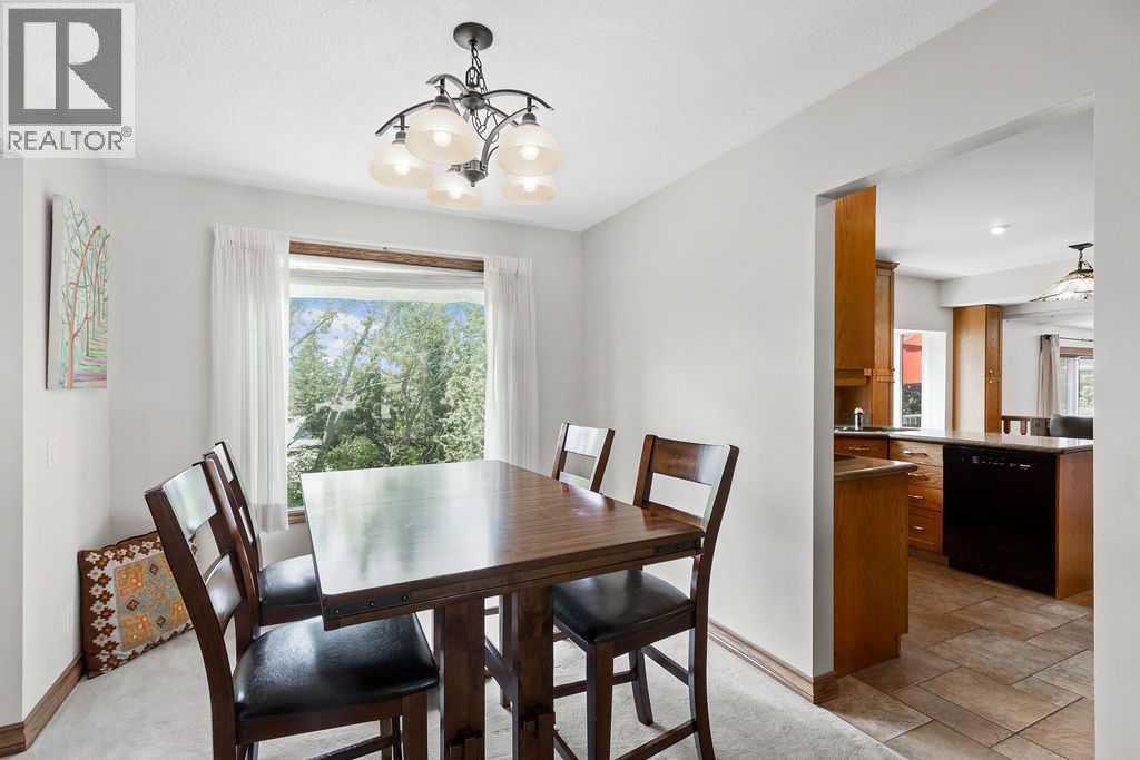 652 Dalmeny Hill Nw, Calgary, Alberta  T3A 1T6 - Photo 5 - A2311707