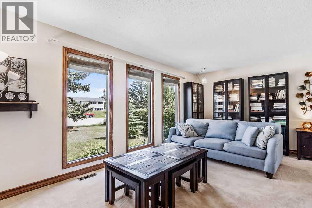 652 Dalmeny Hill Nw, Calgary, Alberta  T3A 1T6 - Photo 3 - A2311707