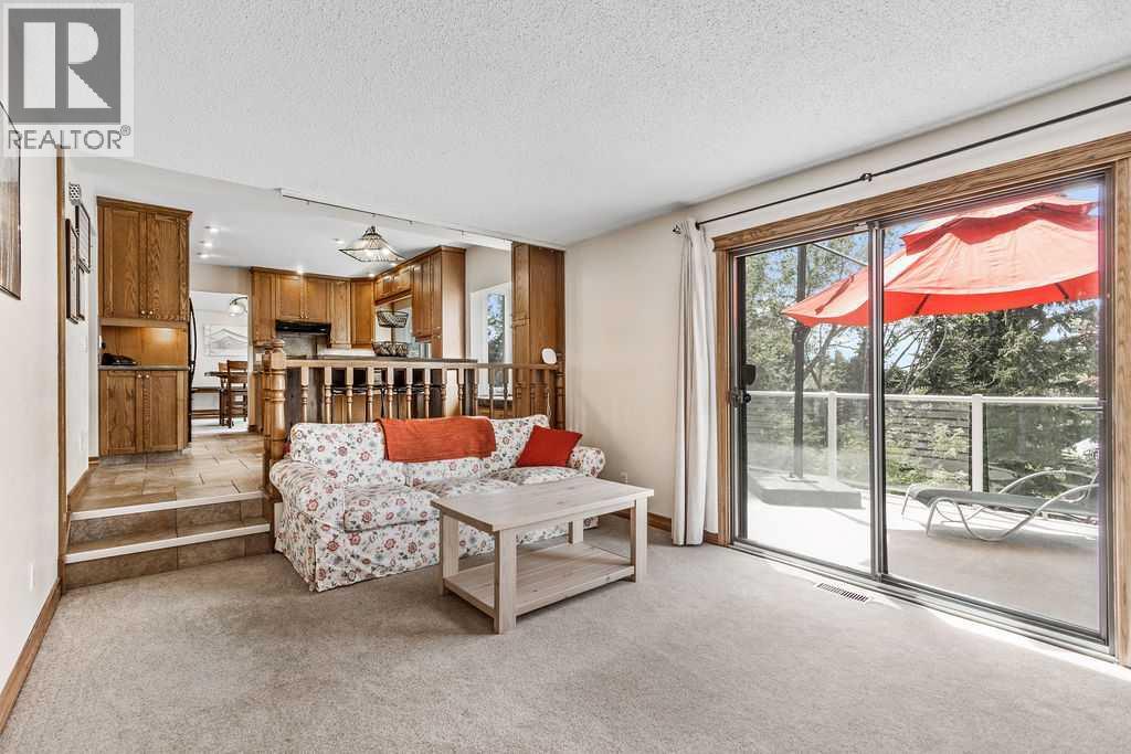 652 Dalmeny Hill Nw, Calgary, Alberta  T3A 1T6 - Photo 10 - A2311707