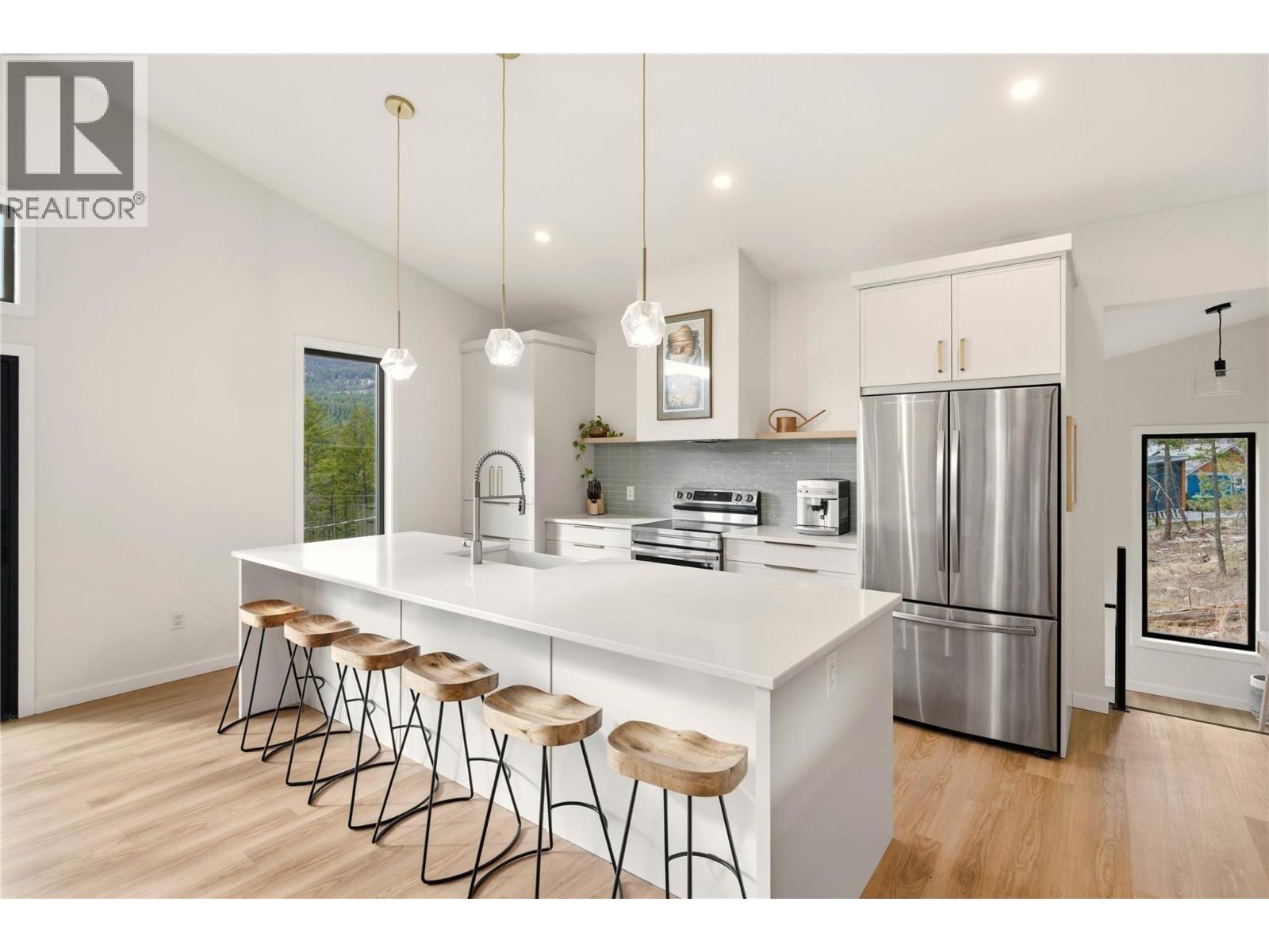 7111 Dunwaters Road, Kelowna, British Columbia V1Z 3W6 - Photo 4 - 10376251