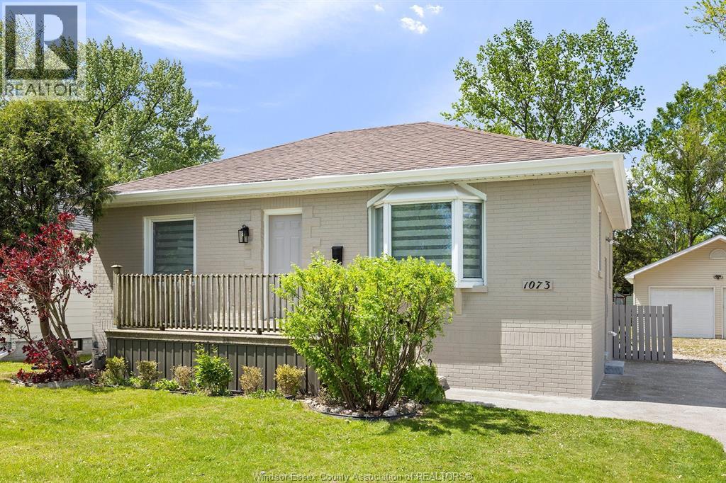 1073 Jefferson, Windsor, Ontario N9S 2R2 - Photo 1 - 26011507