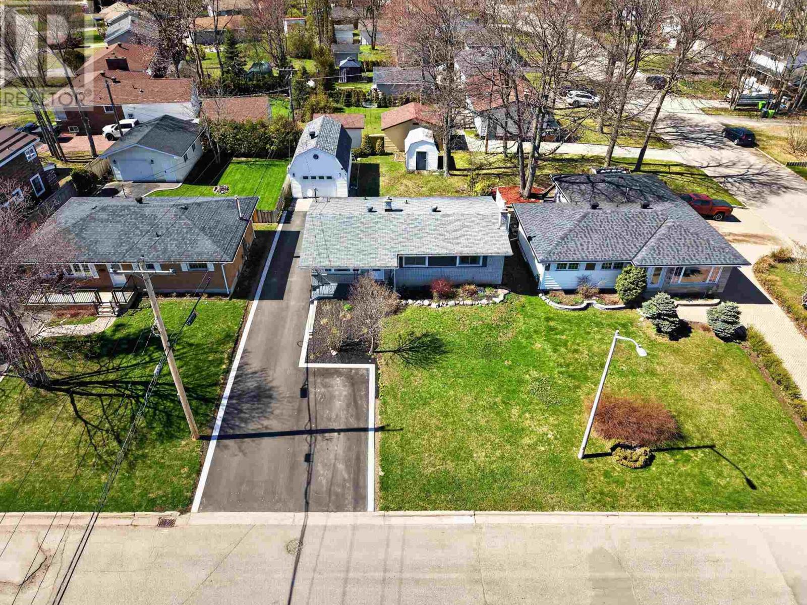 15 Pinemore Blvd, Sault Ste. Marie, Ontario P6B 4E4 - Photo 4 - SM261045