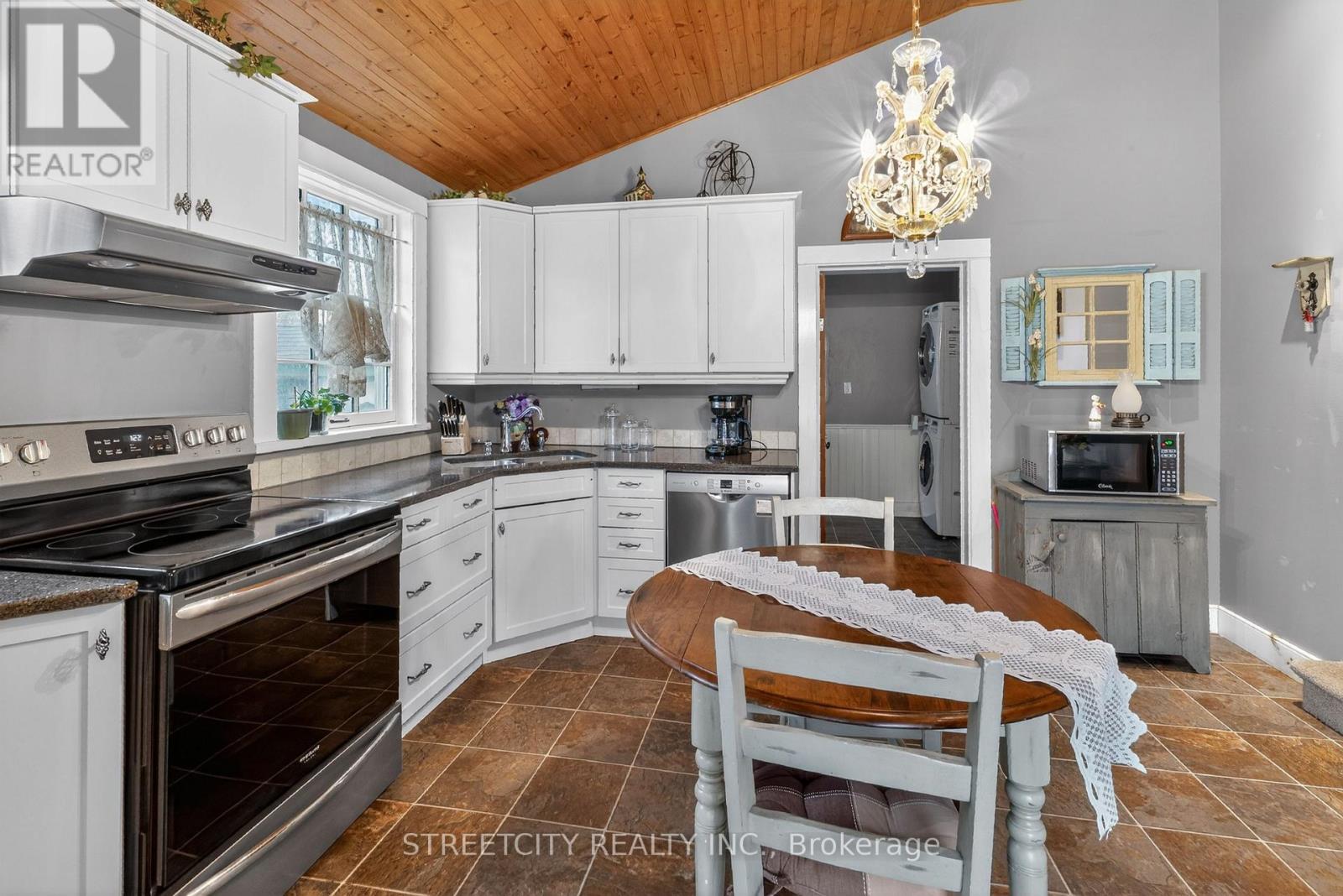 24 Centre Street, St. Thomas, Ontario  N5R 2Z2 - Photo 18 - X13126242