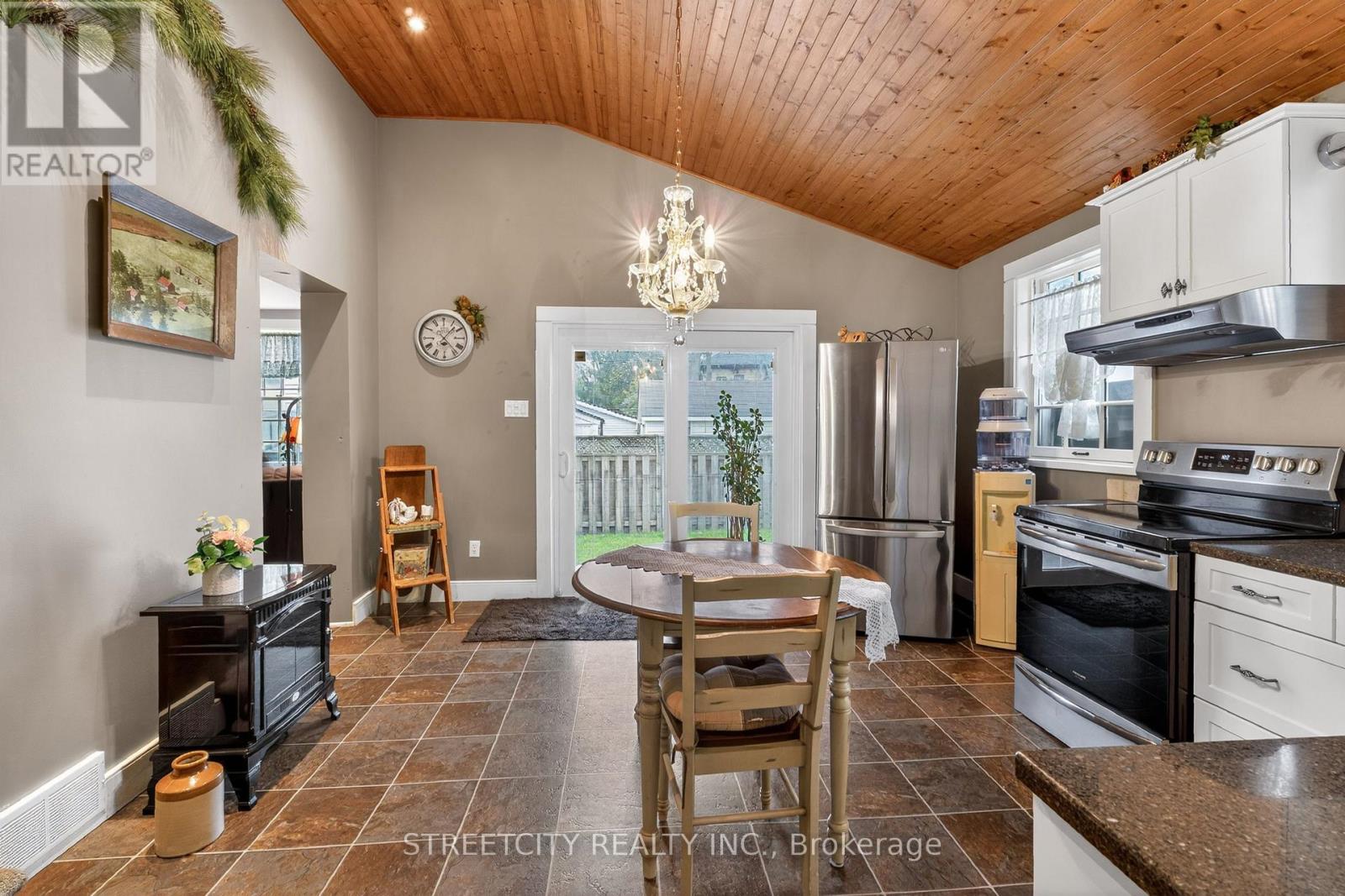 24 Centre Street, St. Thomas, Ontario  N5R 2Z2 - Photo 19 - X13126242