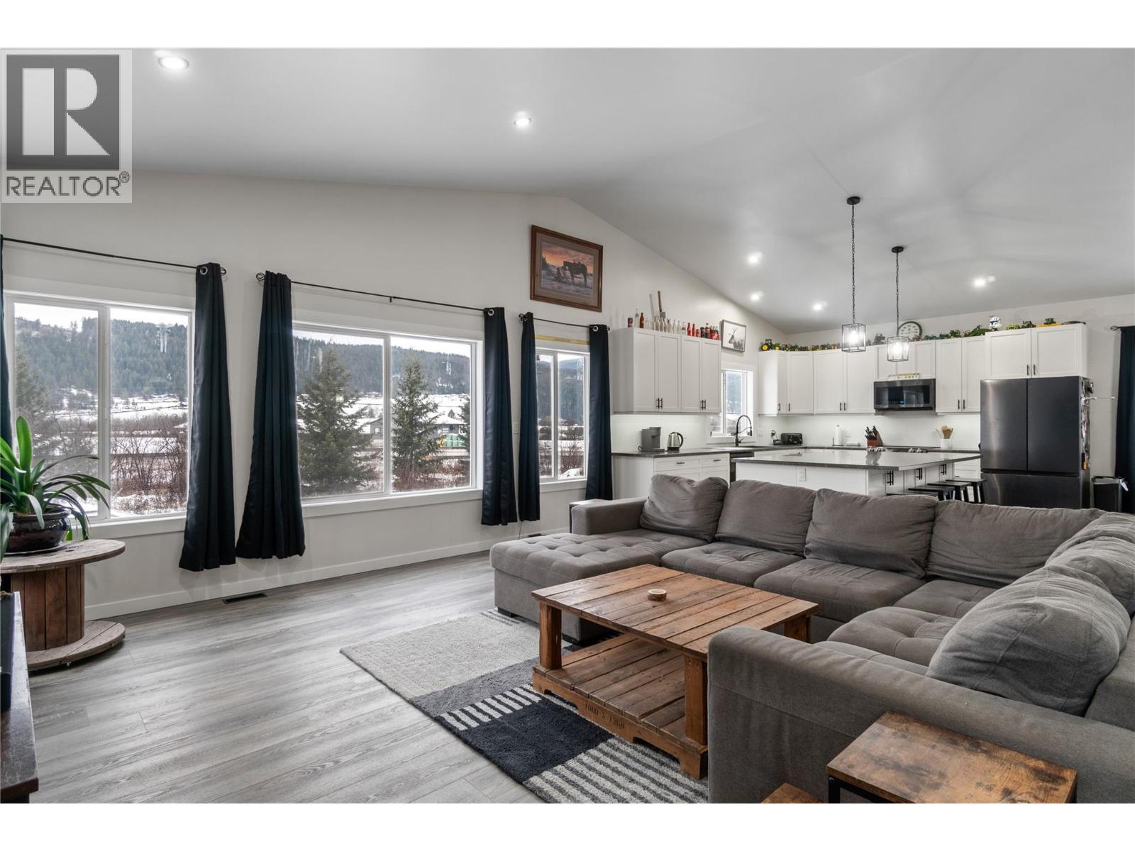 148 4th Avenue, Grindrod, British Columbia  V0E 1Y0 - Photo 14 - 10387947
