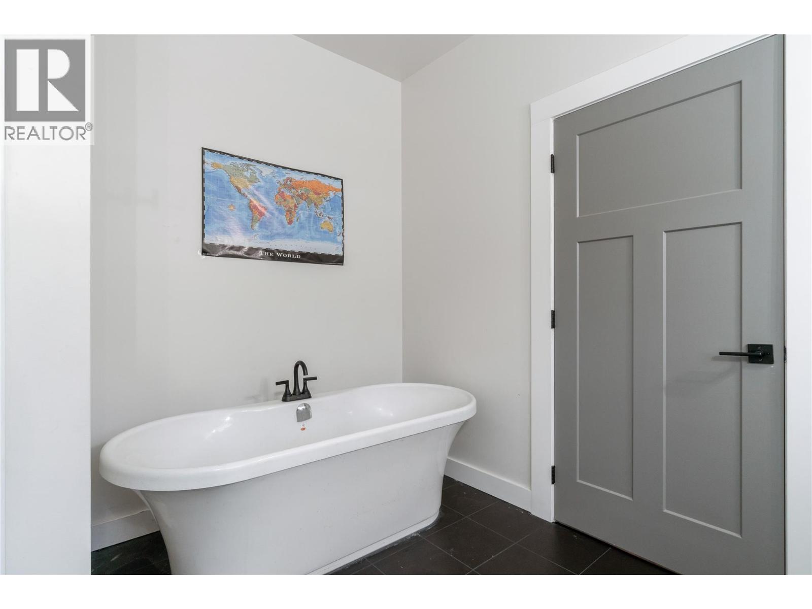 148 4th Avenue, Grindrod, British Columbia  V0E 1Y0 - Photo 21 - 10387947