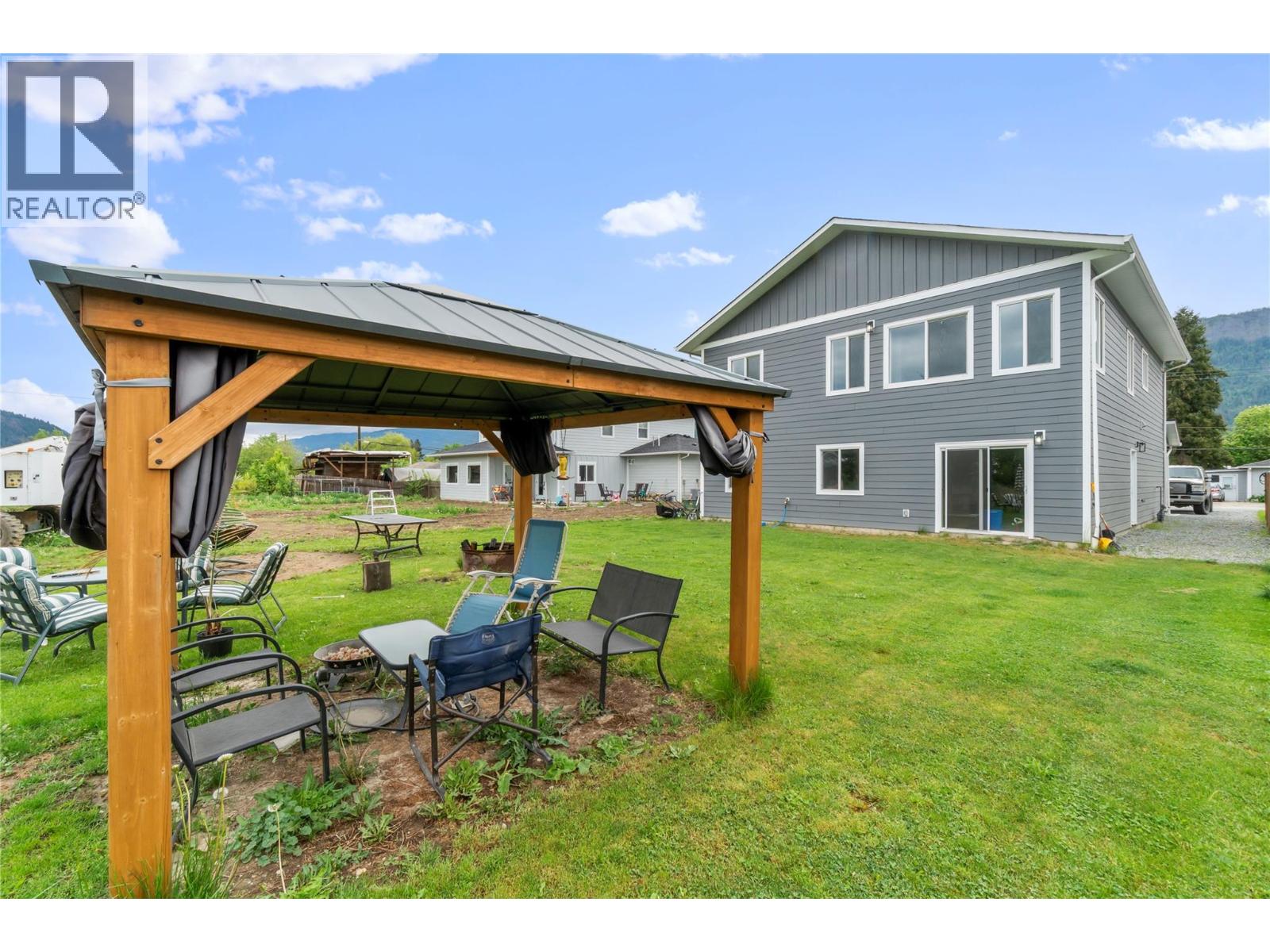 148 4th Avenue, Grindrod, British Columbia  V0E 1Y0 - Photo 38 - 10387947