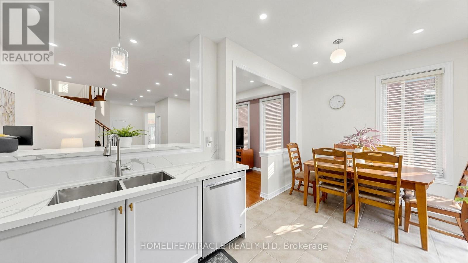 66 Rocky Point Crescent, Brampton, Ontario  L6V 4R7 - Photo 10 - W13145734