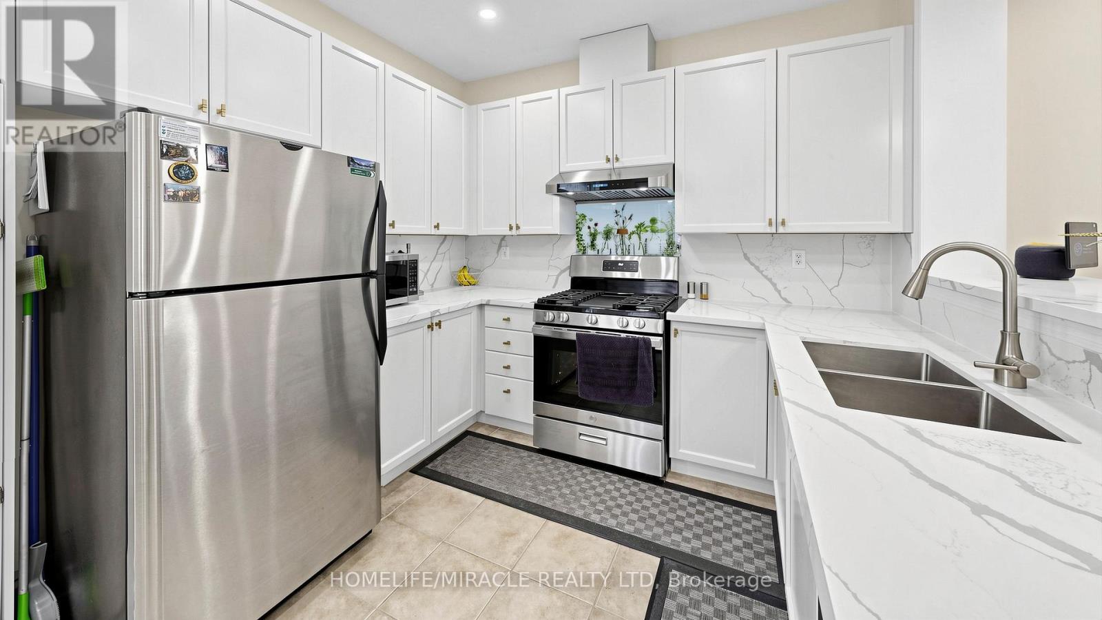 66 Rocky Point Crescent, Brampton, Ontario  L6V 4R7 - Photo 9 - W13145734