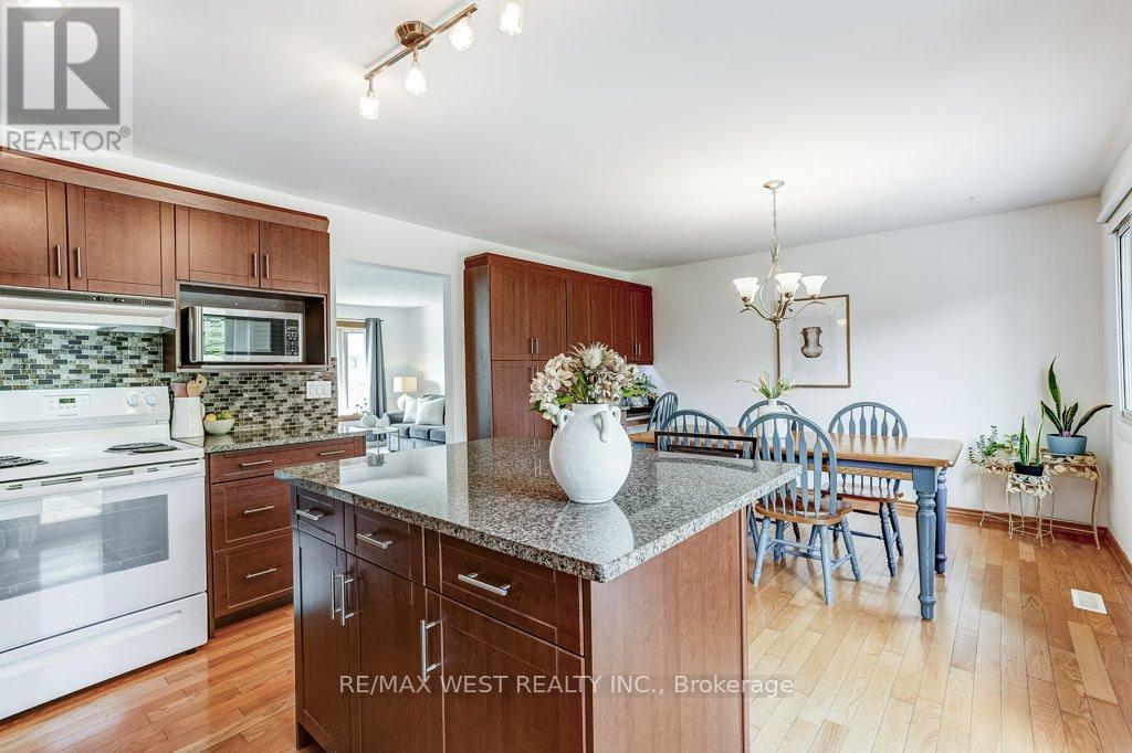 2995 Saint Malo Circle, Mississauga, Ontario  L5N 1T1 - Photo 11 - W13145800