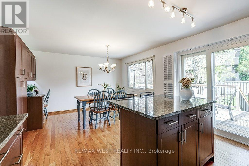 2995 Saint Malo Circle, Mississauga, Ontario  L5N 1T1 - Photo 12 - W13145800