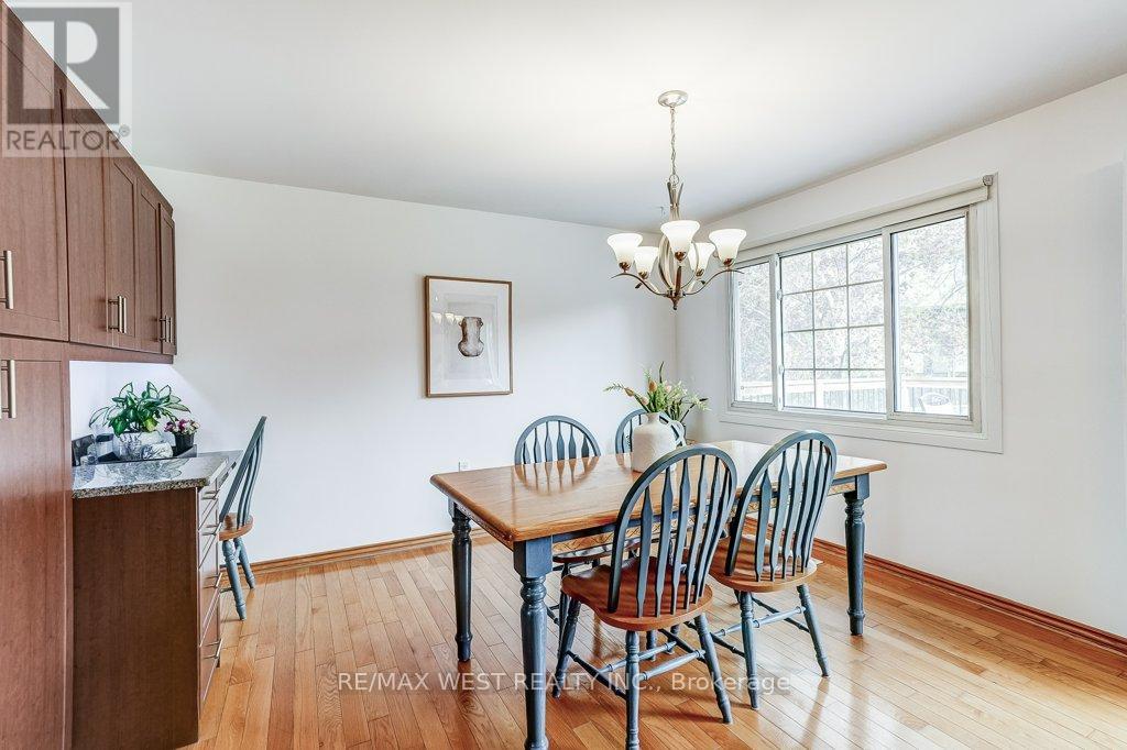 2995 Saint Malo Circle, Mississauga, Ontario  L5N 1T1 - Photo 13 - W13145800