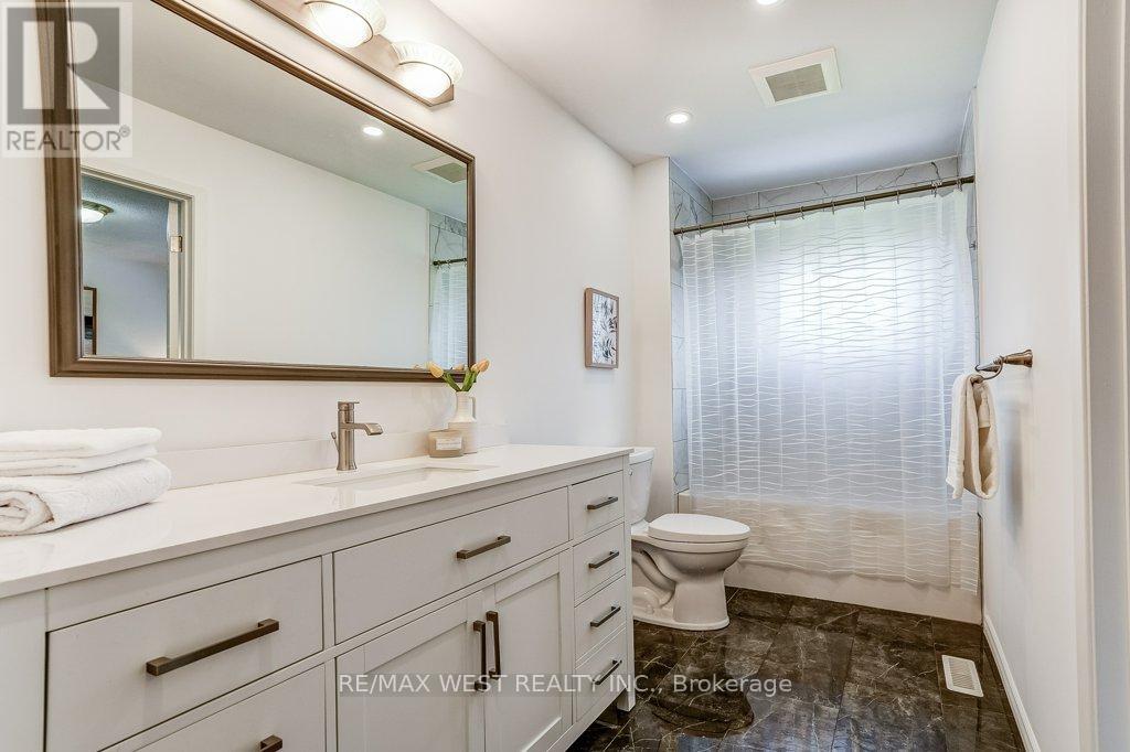 2995 Saint Malo Circle, Mississauga, Ontario  L5N 1T1 - Photo 20 - W13145800