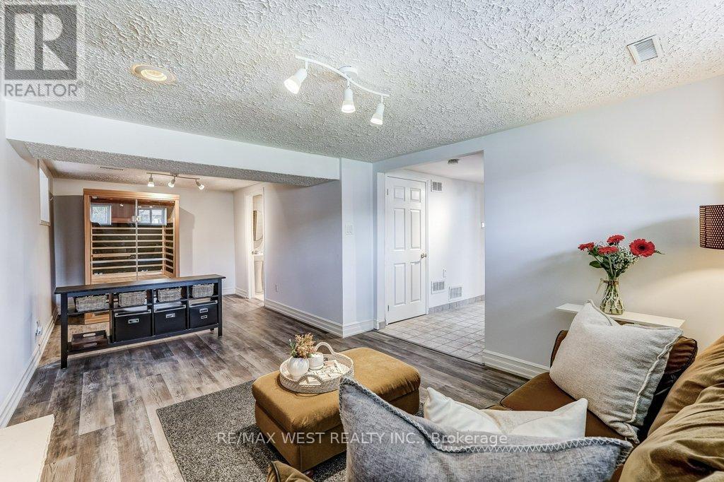 2995 Saint Malo Circle, Mississauga, Ontario  L5N 1T1 - Photo 23 - W13145800