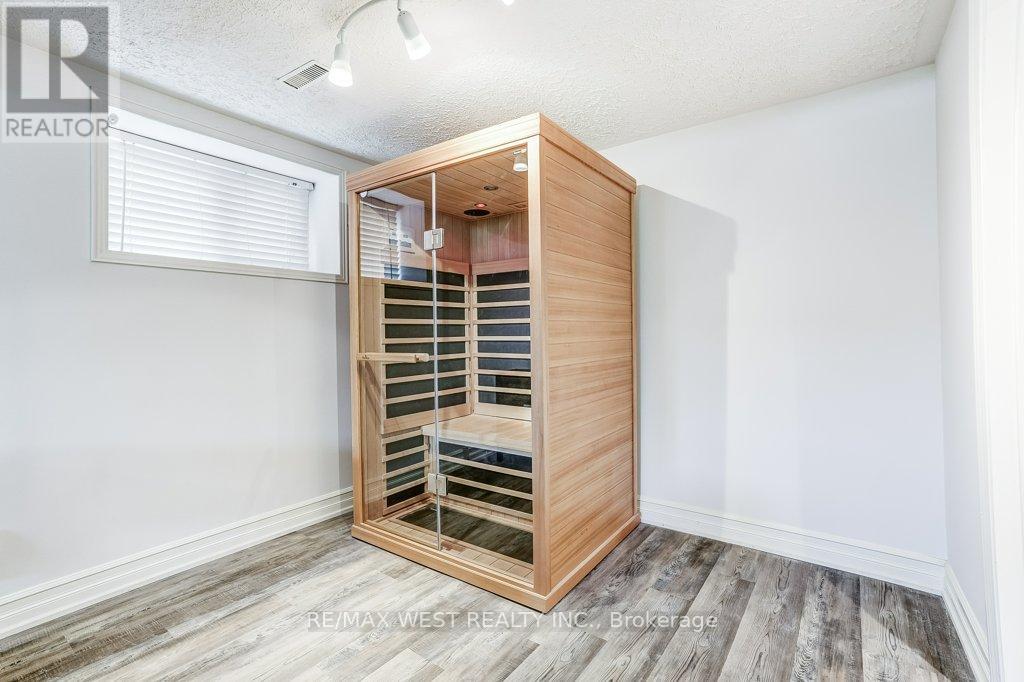 2995 Saint Malo Circle, Mississauga, Ontario  L5N 1T1 - Photo 24 - W13145800