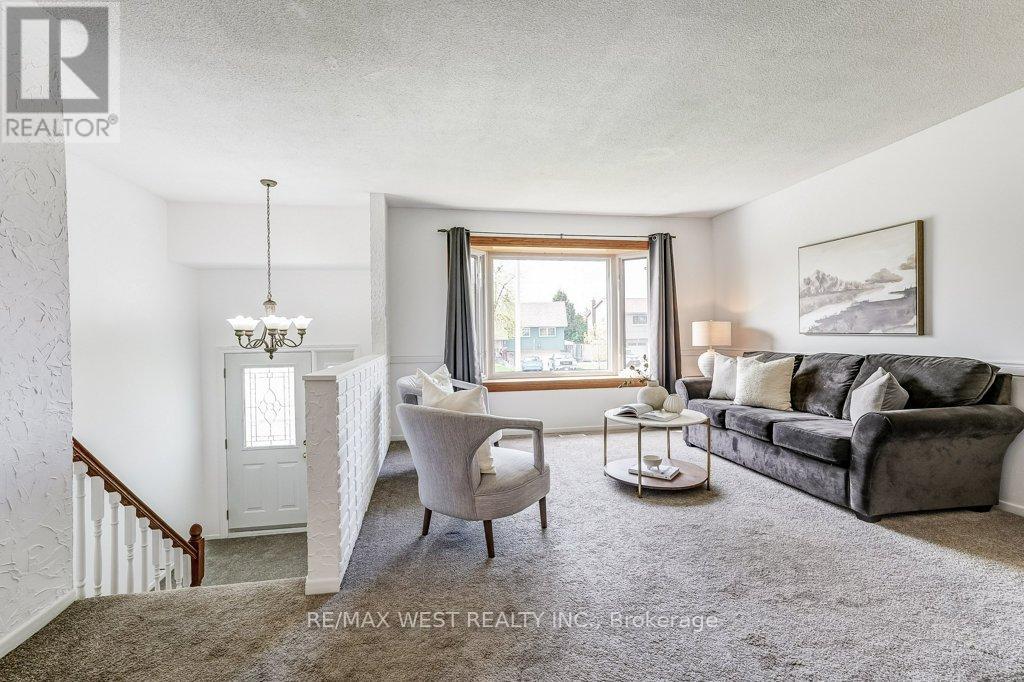 2995 Saint Malo Circle, Mississauga, Ontario  L5N 1T1 - Photo 6 - W13145800