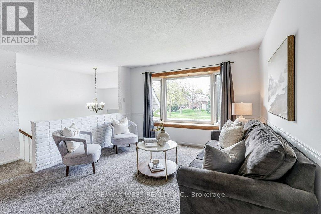 2995 Saint Malo Circle, Mississauga, Ontario  L5N 1T1 - Photo 7 - W13145800