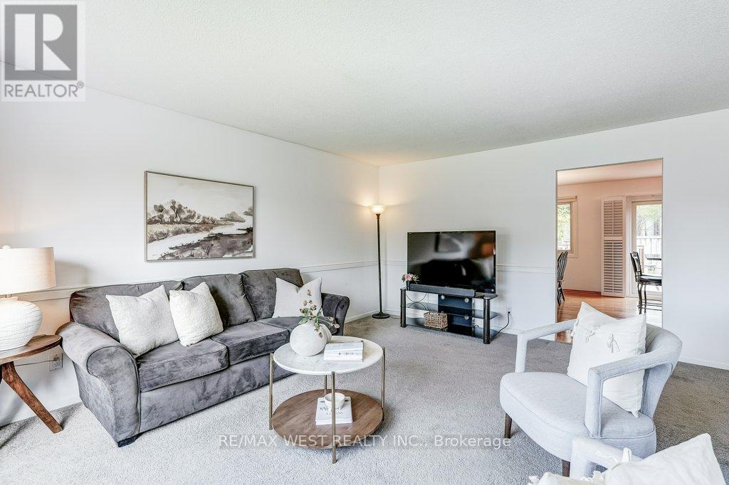 2995 Saint Malo Circle, Mississauga, Ontario  L5N 1T1 - Photo 8 - W13145800
