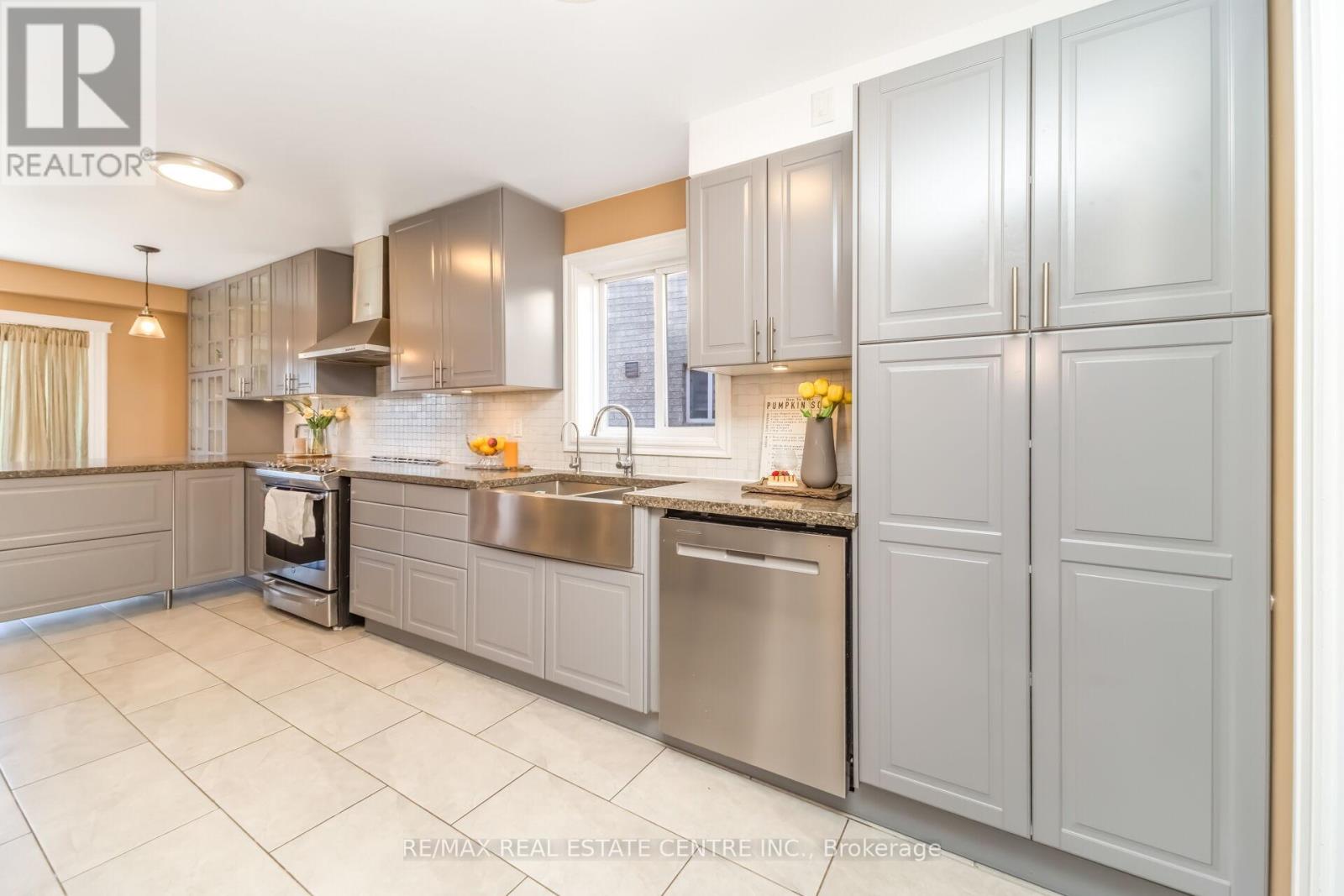 51 Pebblestone Circle, Brampton, Ontario  L6X 4N2 - Photo 21 - W13145850