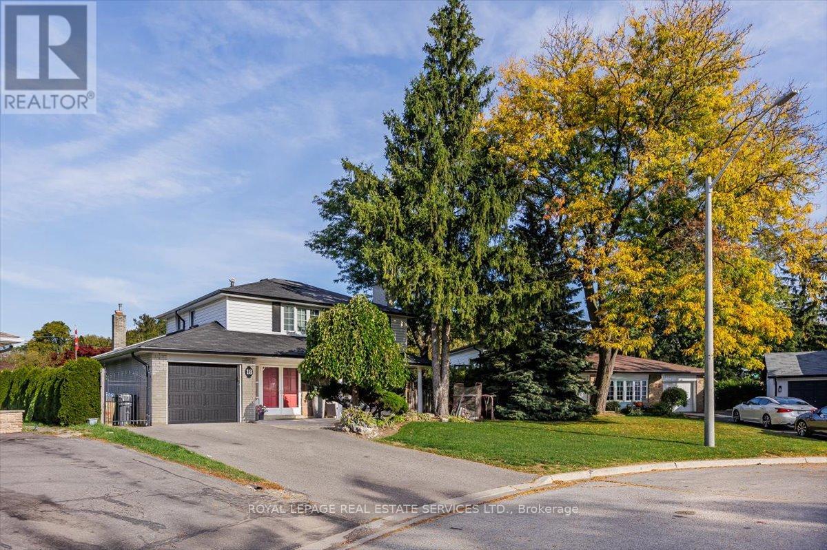 18 Chesterfield Road, Brampton, Ontario  L6W 1K9 - Photo 1 - W13145852
