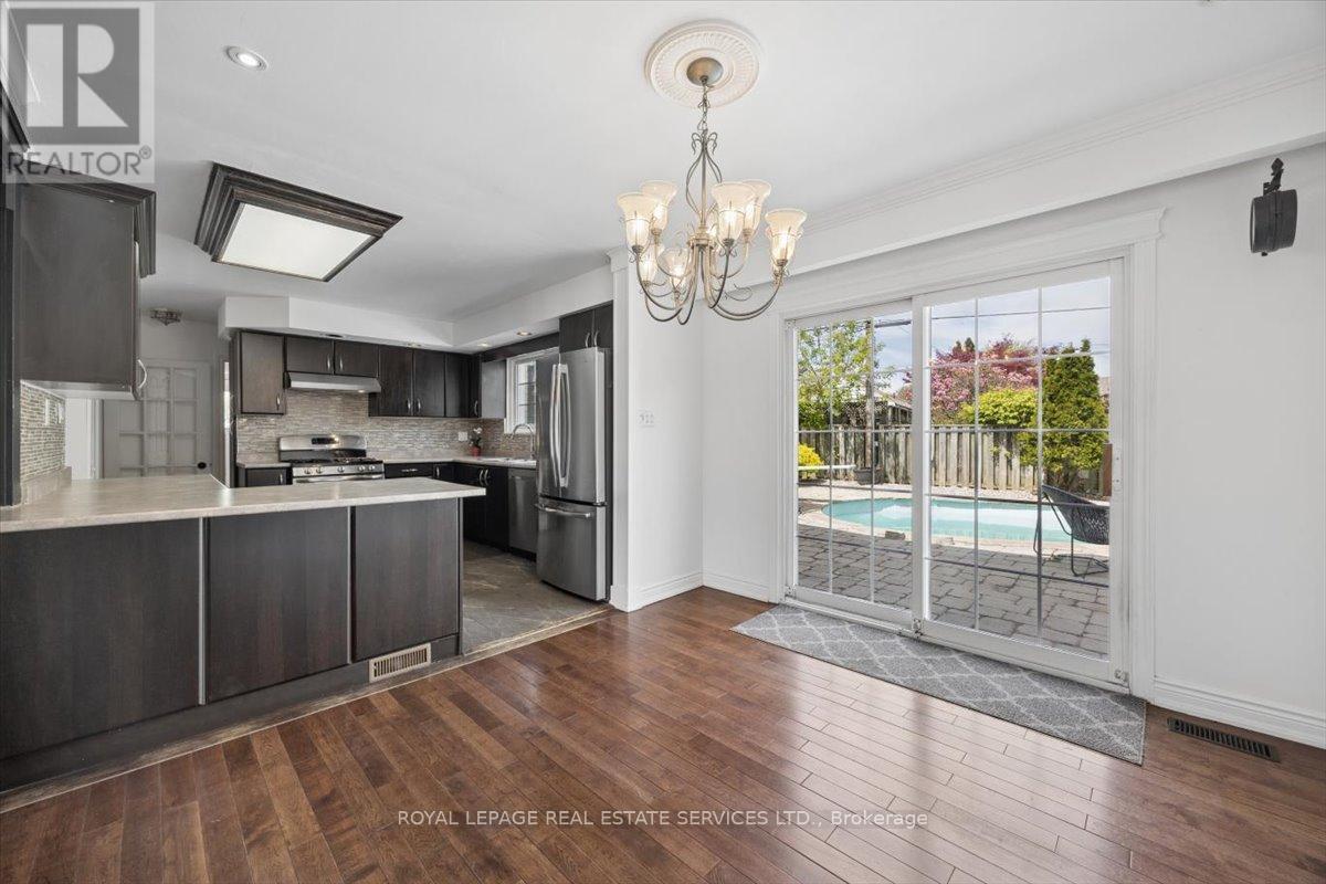 18 Chesterfield Road, Brampton, Ontario  L6W 1K9 - Photo 12 - W13145852