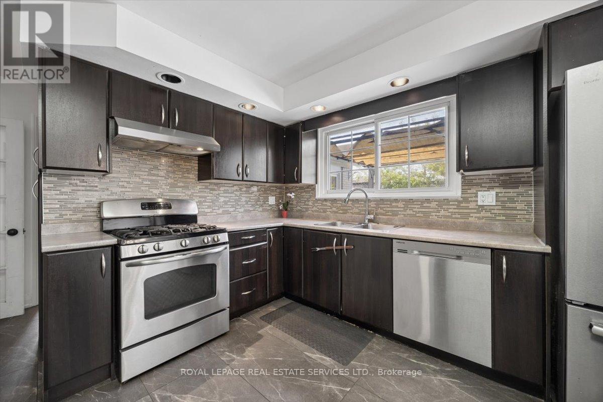 18 Chesterfield Road, Brampton, Ontario  L6W 1K9 - Photo 15 - W13145852