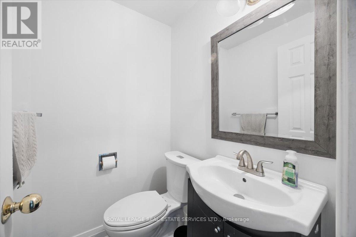 18 Chesterfield Road, Brampton, Ontario  L6W 1K9 - Photo 17 - W13145852