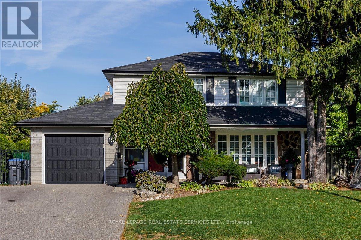 18 Chesterfield Road, Brampton, Ontario  L6W 1K9 - Photo 2 - W13145852