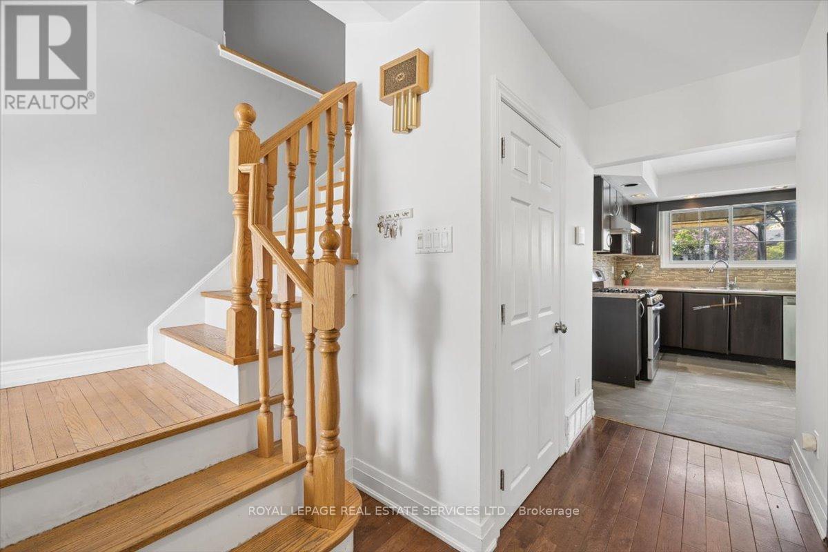 18 Chesterfield Road, Brampton, Ontario  L6W 1K9 - Photo 5 - W13145852