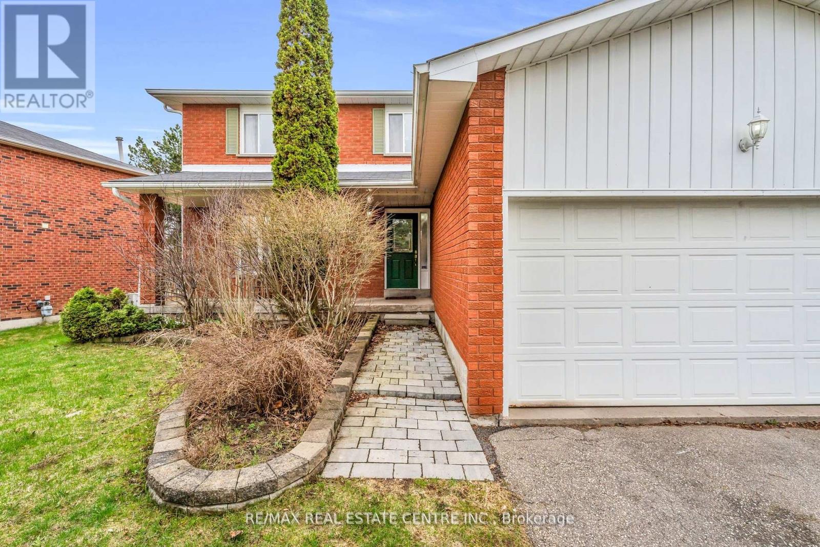 255 Kensington Place, Orangeville, Ontario  L9W 4G8 - Photo 3 - W13145880