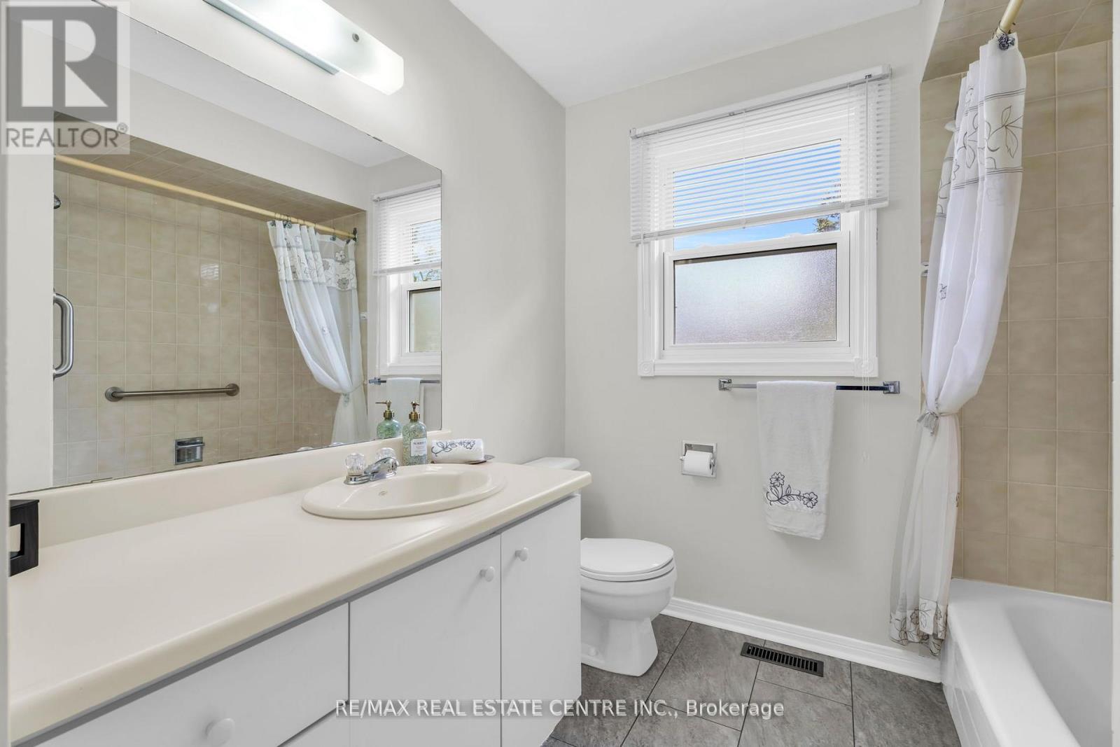 255 Kensington Place, Orangeville, Ontario  L9W 4G8 - Photo 32 - W13145880