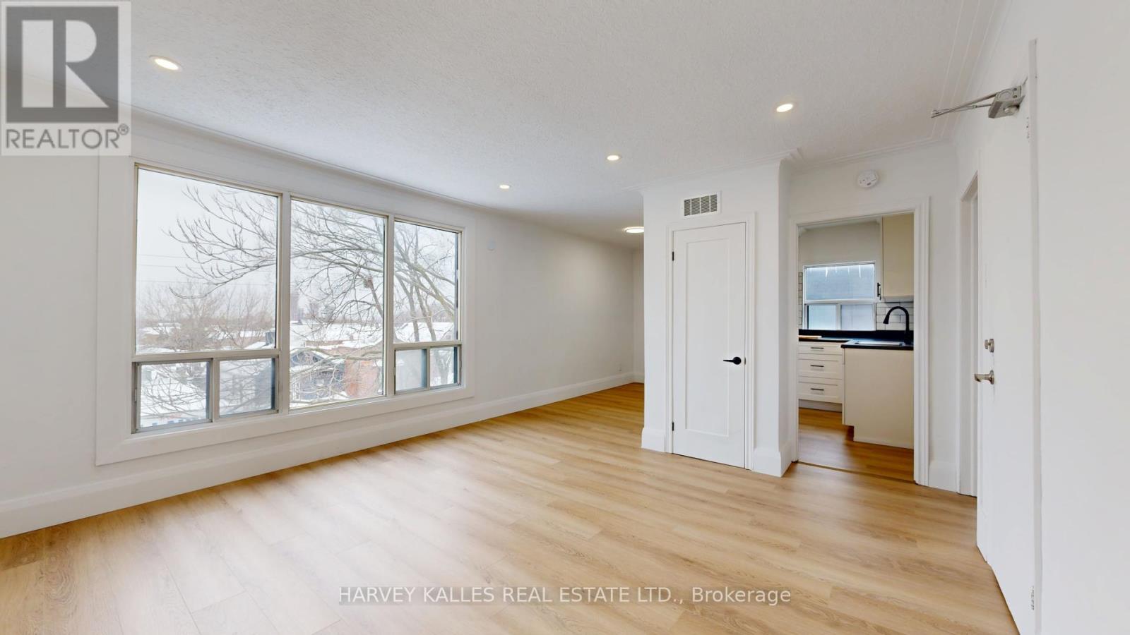5 - 1252 DAVENPORT ROAD