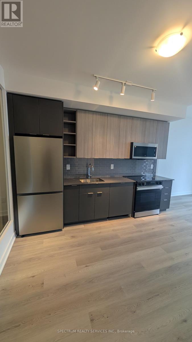 407 - 2075 Lakeshore Road, Burlington, Ontario  L7R 1E2 - Photo 2 - W13145928