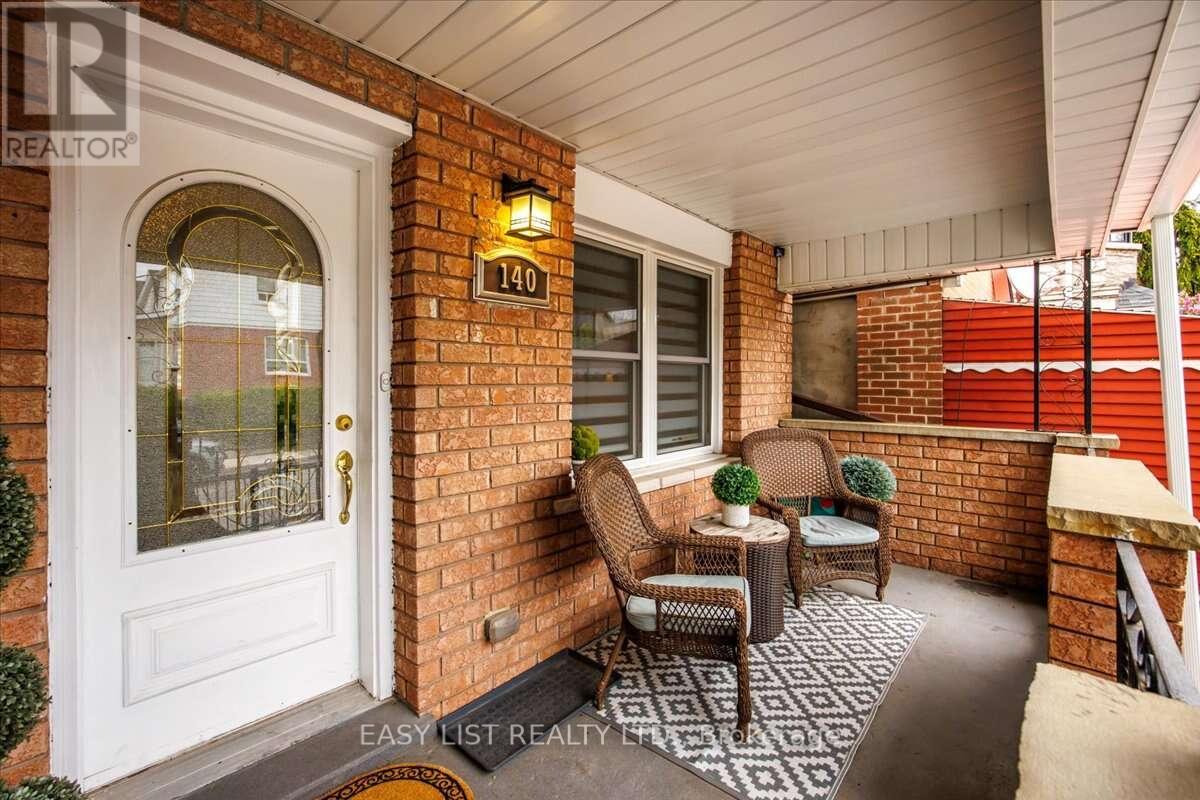 140 Ascot Avenue, Toronto, Ontario M6E 1G4 - Photo 2 - W13145942