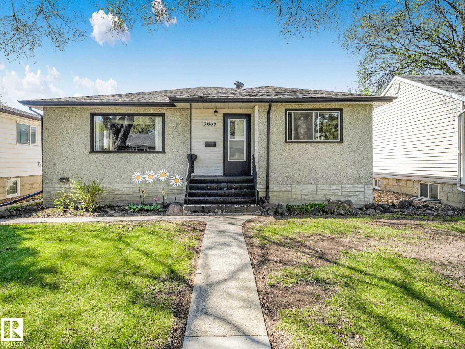 9635 64 Av Nw, Edmonton, Alberta  T6E 0J2 - Photo 3 - E4488614