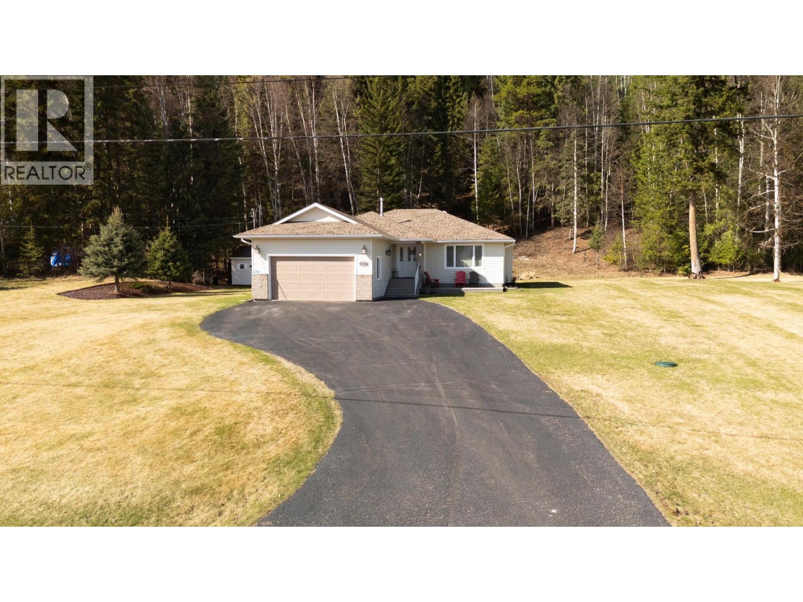 9288 Summerset Place, Prince George, British Columbia  V2K 4Z9 - Photo 3 - R3116340