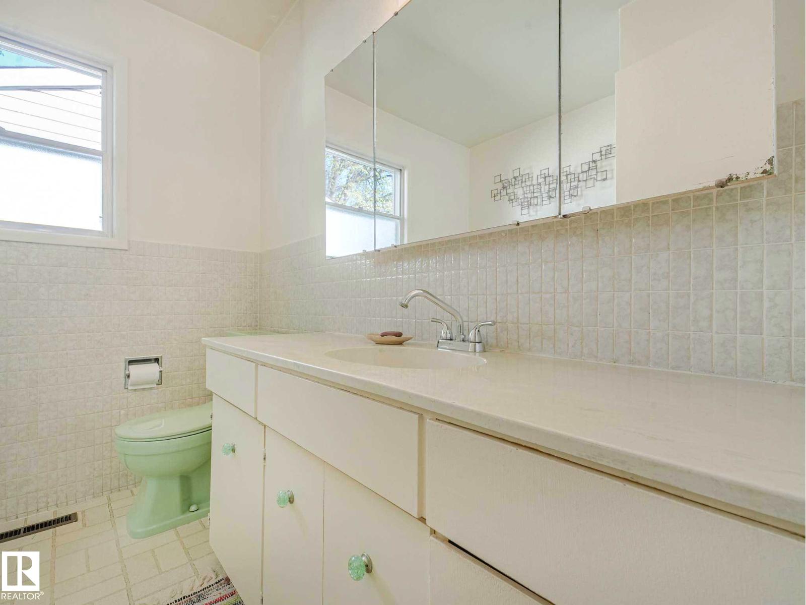 9635 64 Av Nw, Edmonton, Alberta  T6E 0J2 - Photo 38 - E4488614