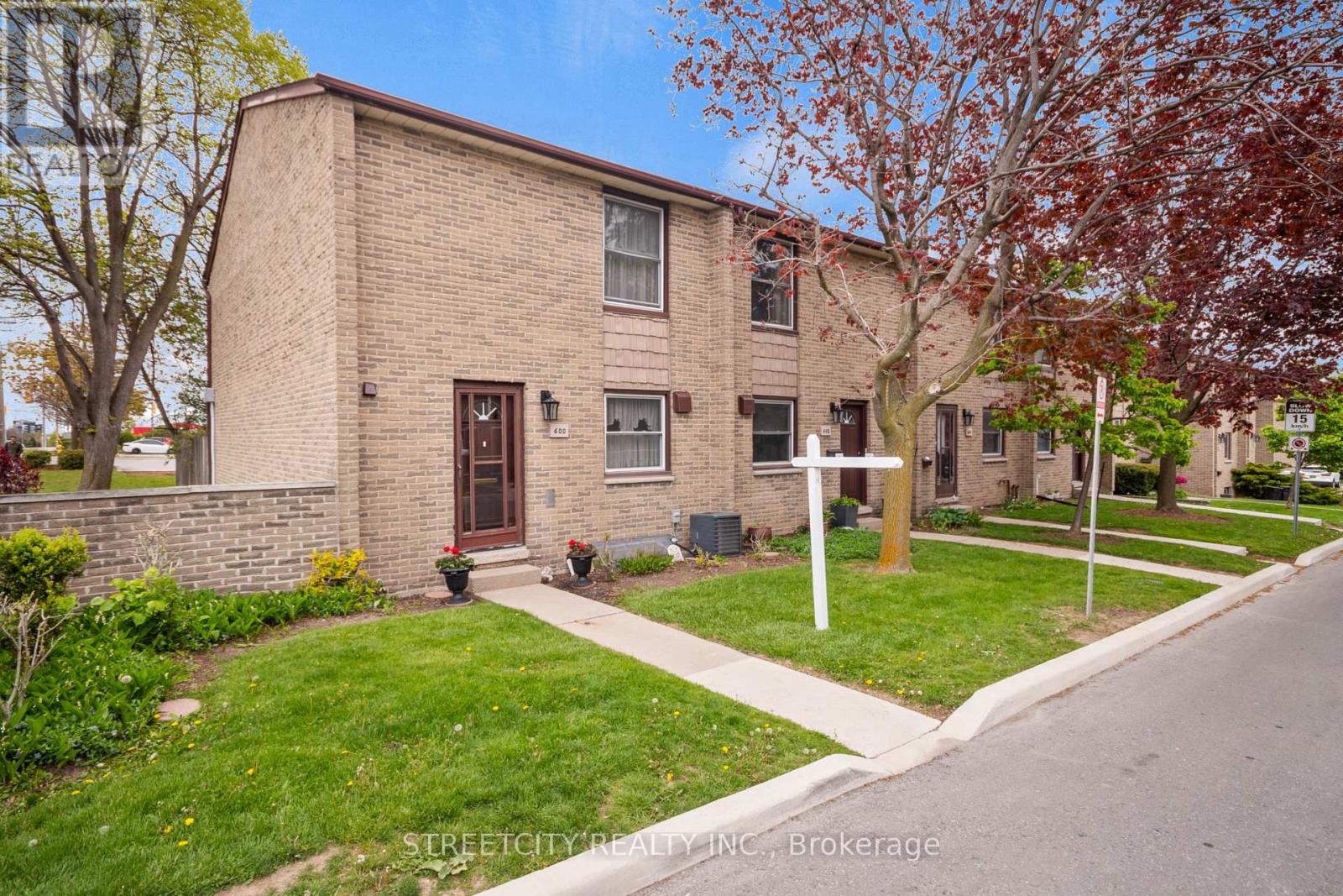 600 WONDERLAND ROAD S, London South, Ontario