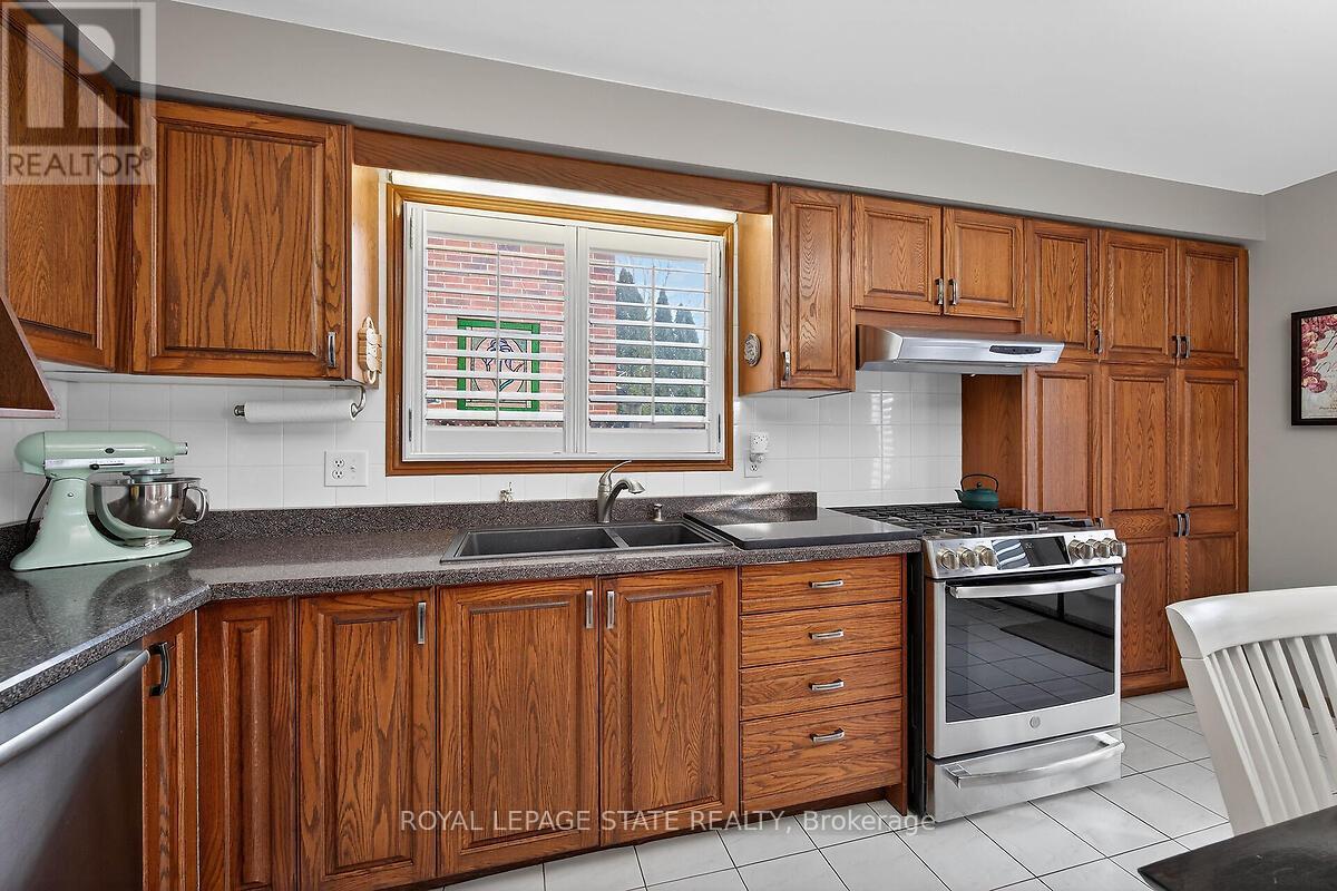 15 Gabriele Court, Hamilton, Ontario  L8G 5C4 - Photo 12 - X13145910