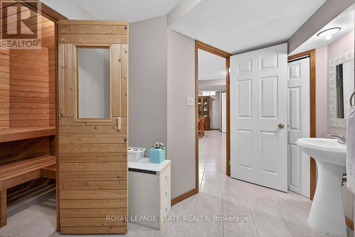 15 Gabriele Court, Hamilton, Ontario  L8G 5C4 - Photo 32 - X13145910