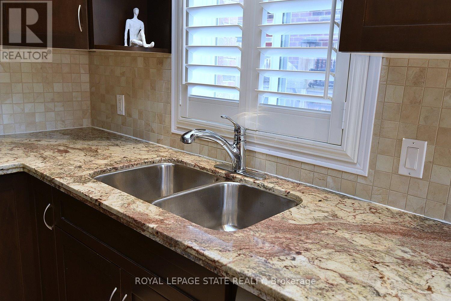 12 Degrow Crescent, Hamilton, Ontario  L0R 1C0 - Photo 12 - X13145966