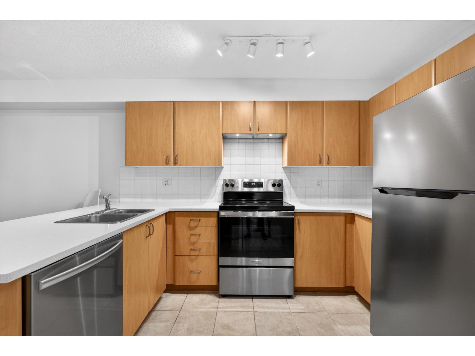 105 14859 100 Avenue, Surrey, British Columbia  V3R 2V5 - Photo 14 - R3125097